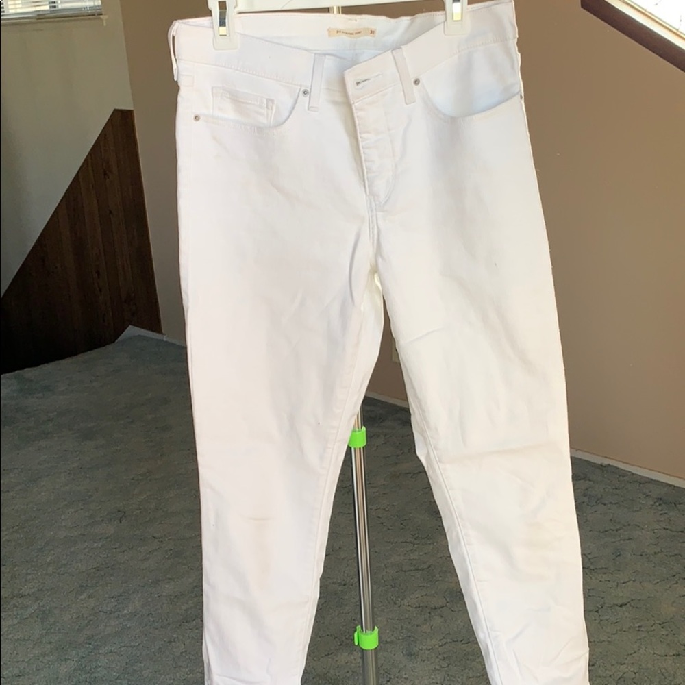 White Levi’s